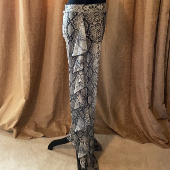 FASHION NOVA Summer Sun Rays Coverup Pant - Picture 5 of 5